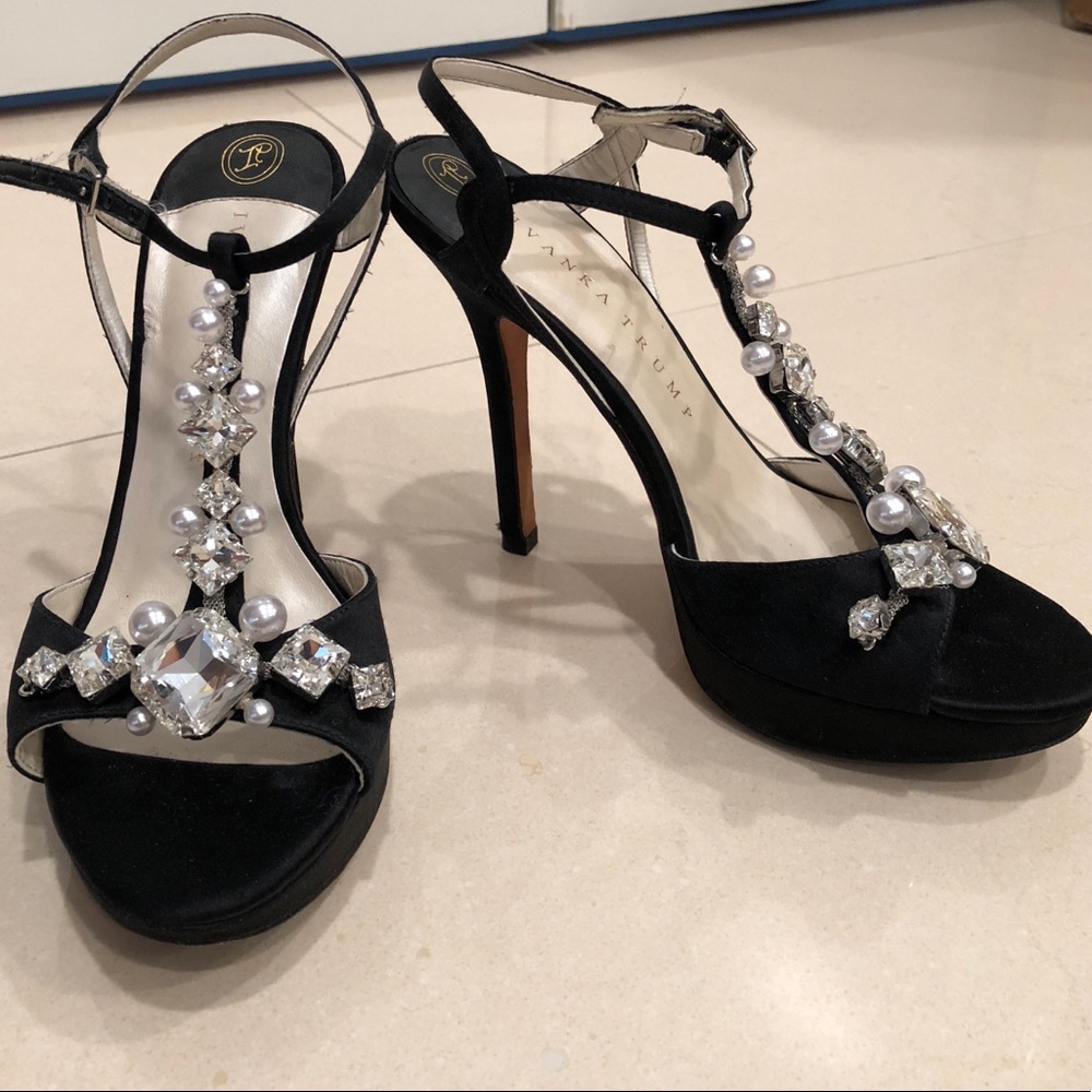 Ivanka Trump black heel with diamond rhinestones - Picture 1 of 4